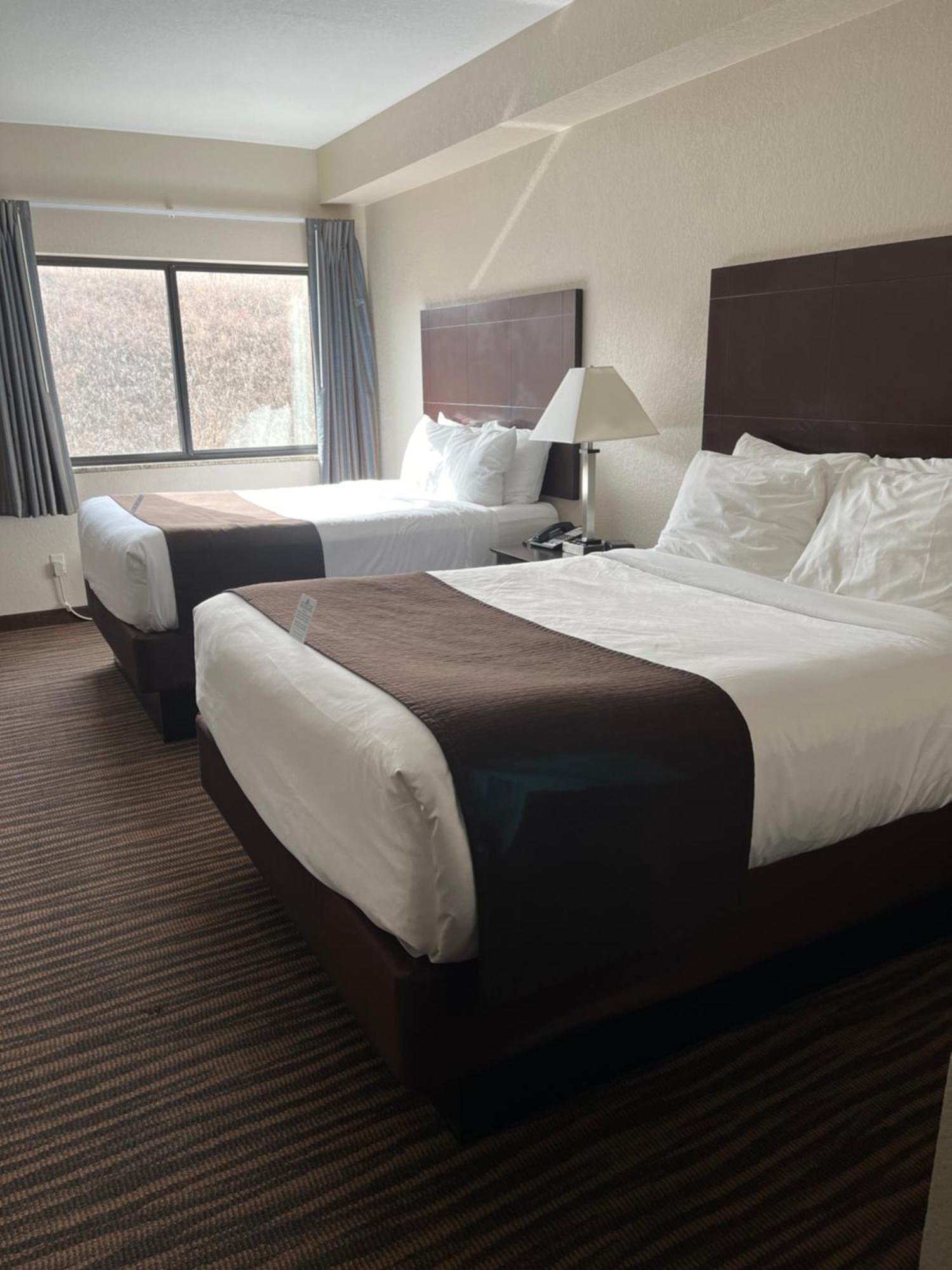 Cobblestone Inn & Suites - Denison | Oak Ridge Buitenkant foto