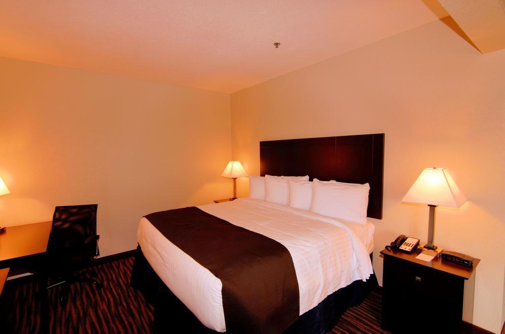 Cobblestone Inn & Suites - Denison | Oak Ridge Buitenkant foto