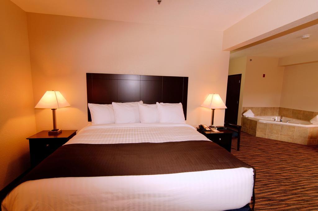 Cobblestone Inn & Suites - Denison | Oak Ridge Buitenkant foto