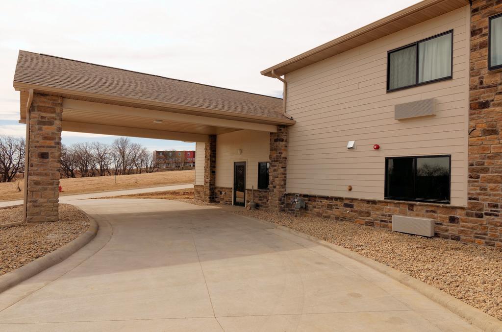 Cobblestone Inn & Suites - Denison | Oak Ridge Buitenkant foto