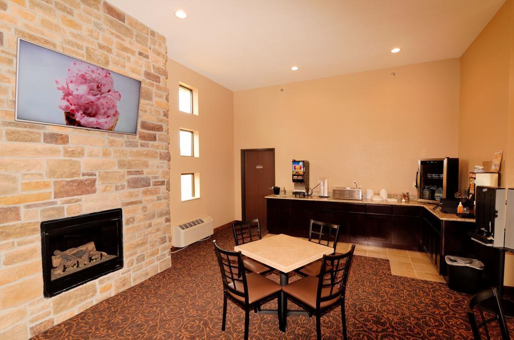 Cobblestone Inn & Suites - Denison | Oak Ridge Buitenkant foto