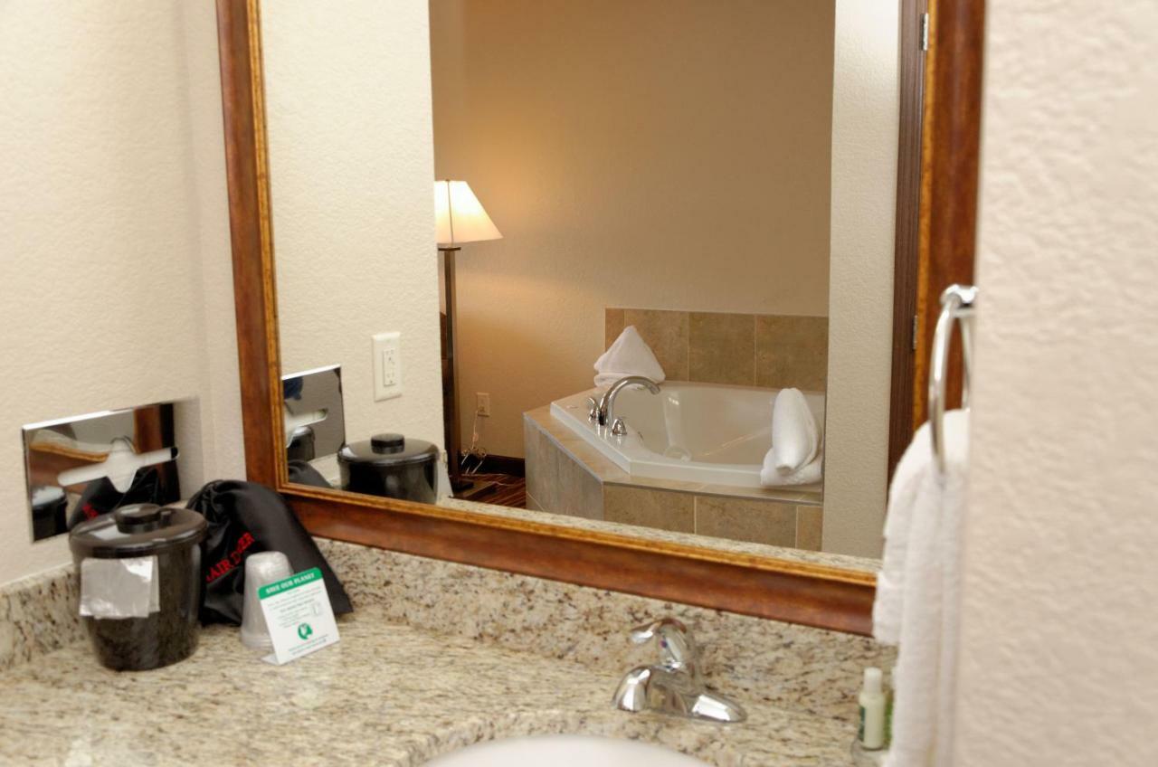 Cobblestone Inn & Suites - Denison | Oak Ridge Buitenkant foto